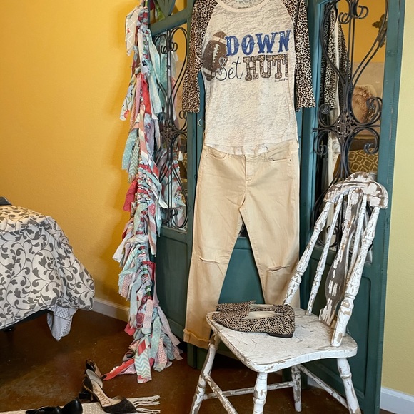 Sneak Peek mid rise skinny jeans only - Picture 9 of 9